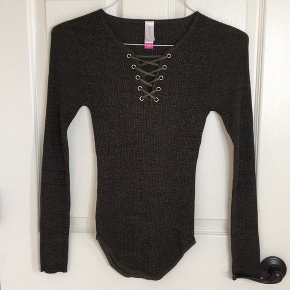 Olive lace up long sleeve - Picture 1 of 2